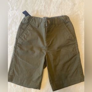 Rumi & Ryder olive green shorts. Boys size 6. NWOT.